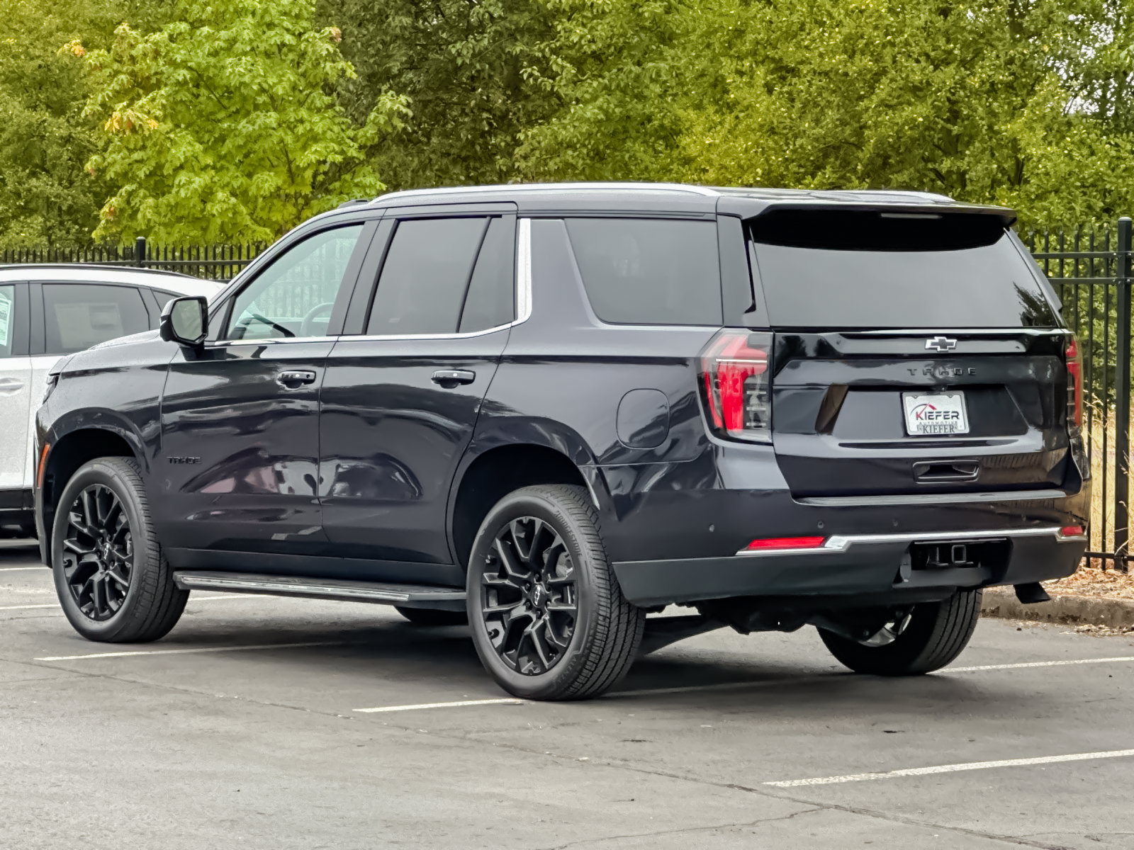 Used 2025 Chevrolet Tahoe LS AWD/4WD image 5