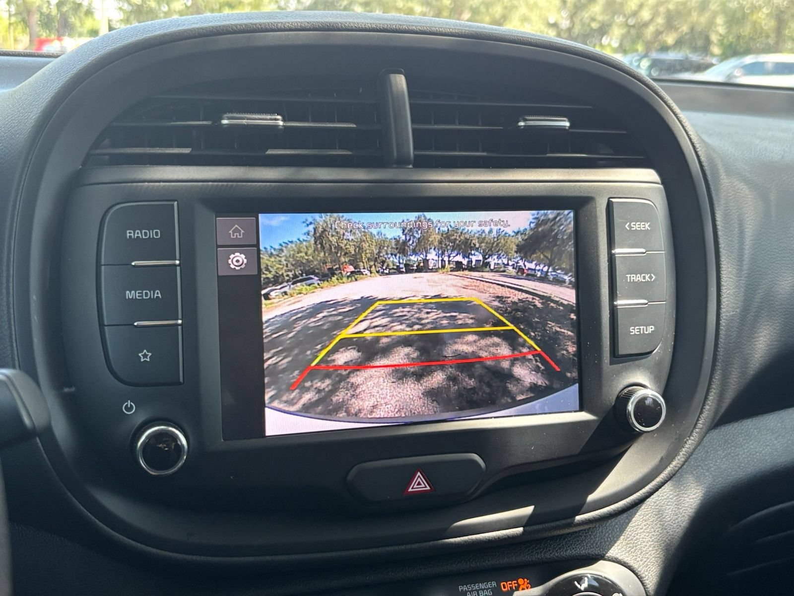 Used 2025 Kia Soul LX w/ LX Technology Package FWD image 21