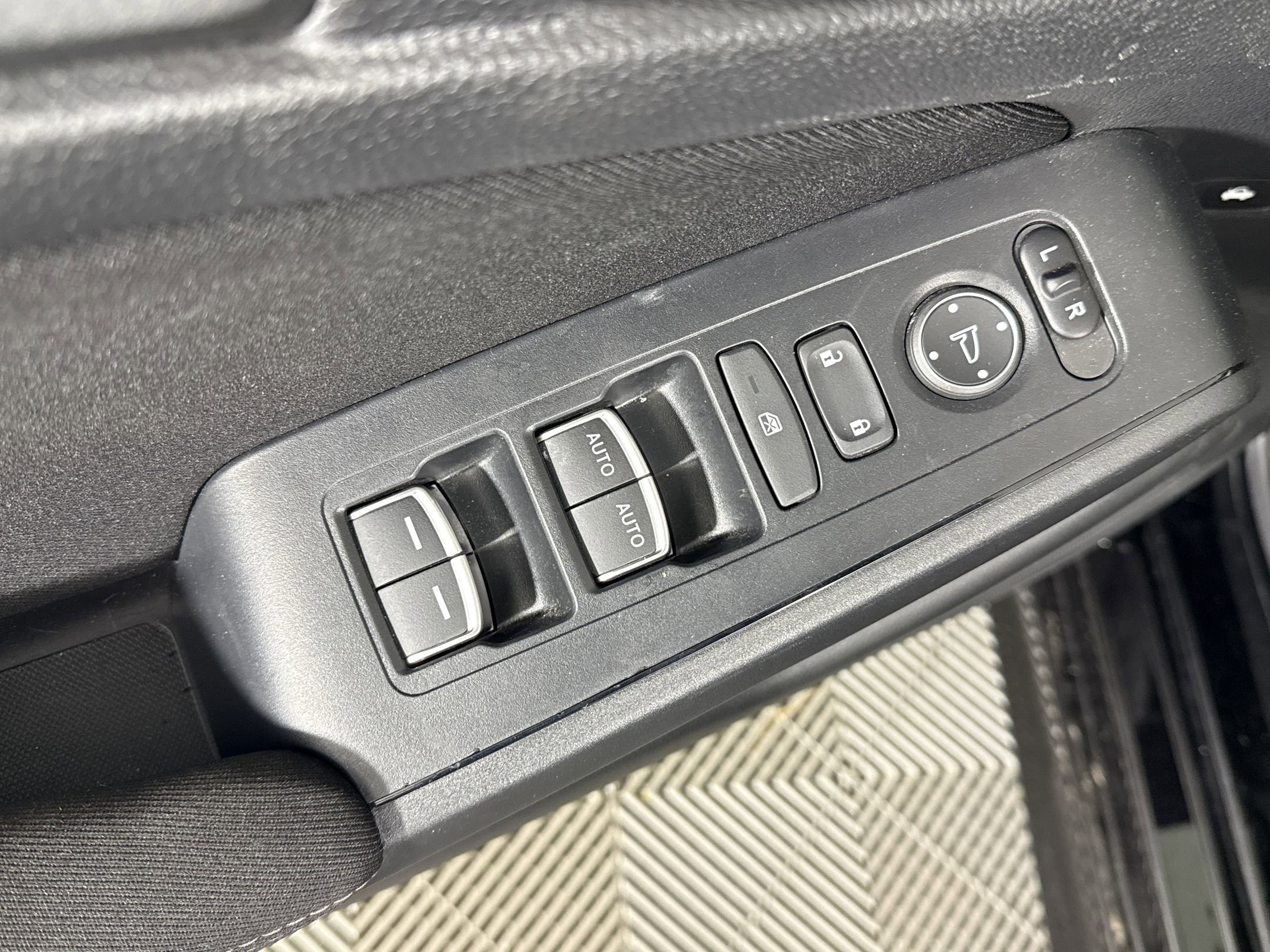 Used 2023 Honda Civic LX image 6