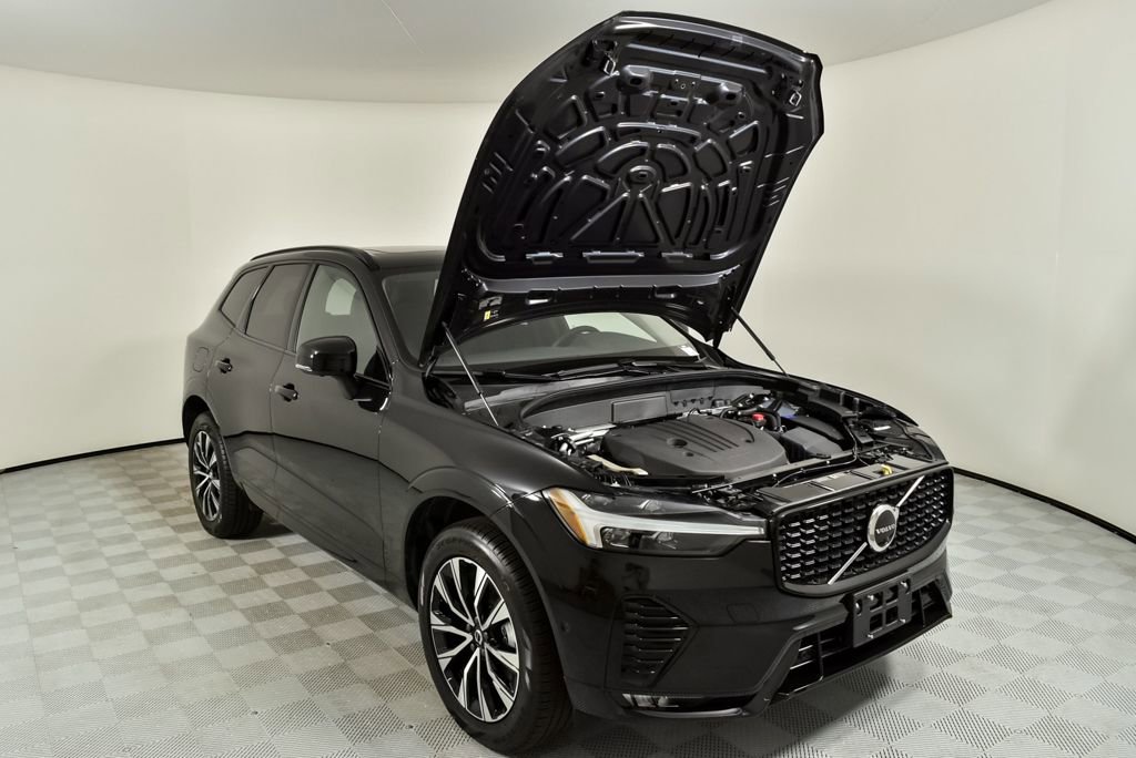 Certified 2025 Volvo XC60 B5 Plus image 33
