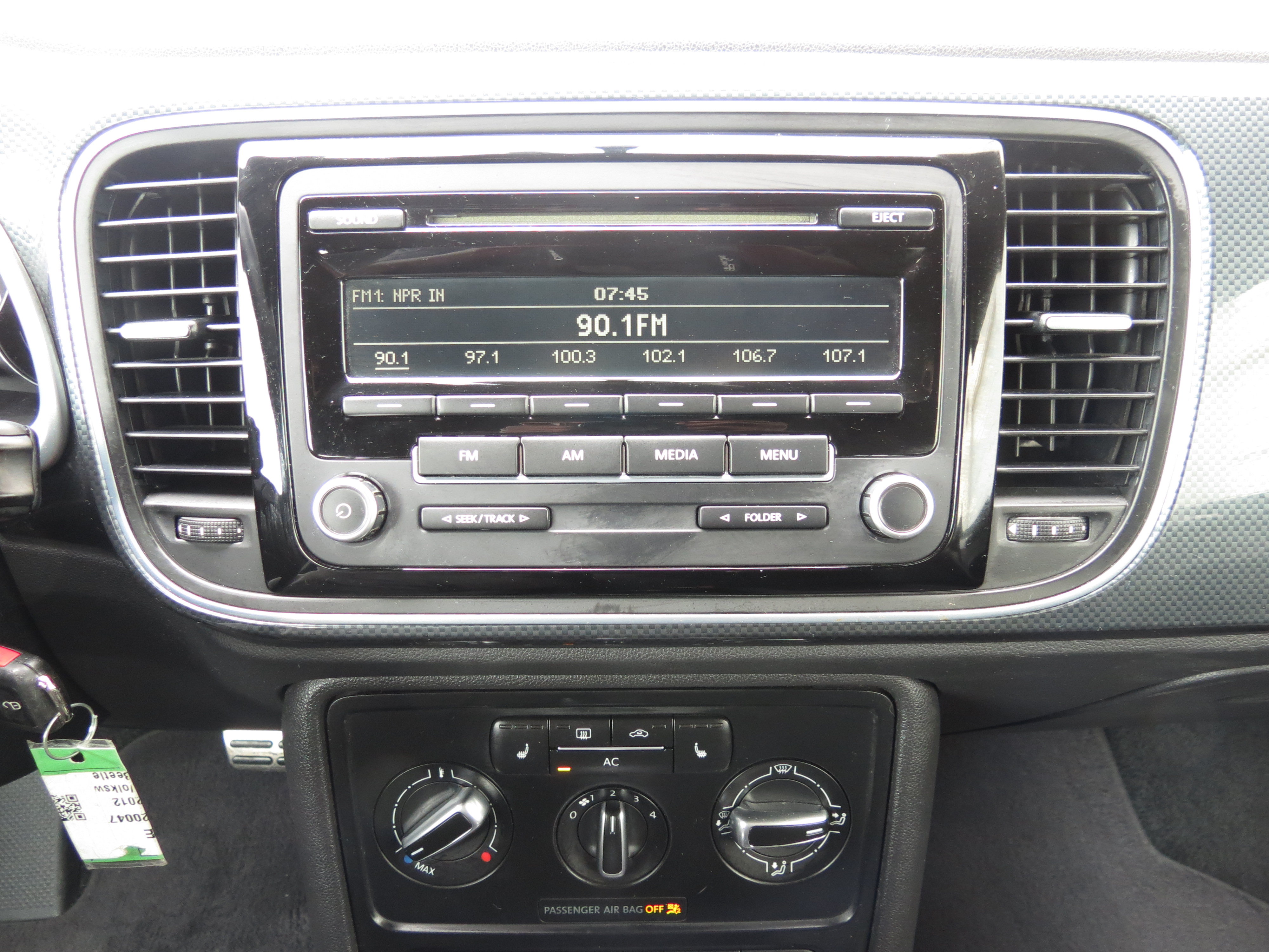 Used 2012 Volkswagen Beetle Turbo FWD image 16