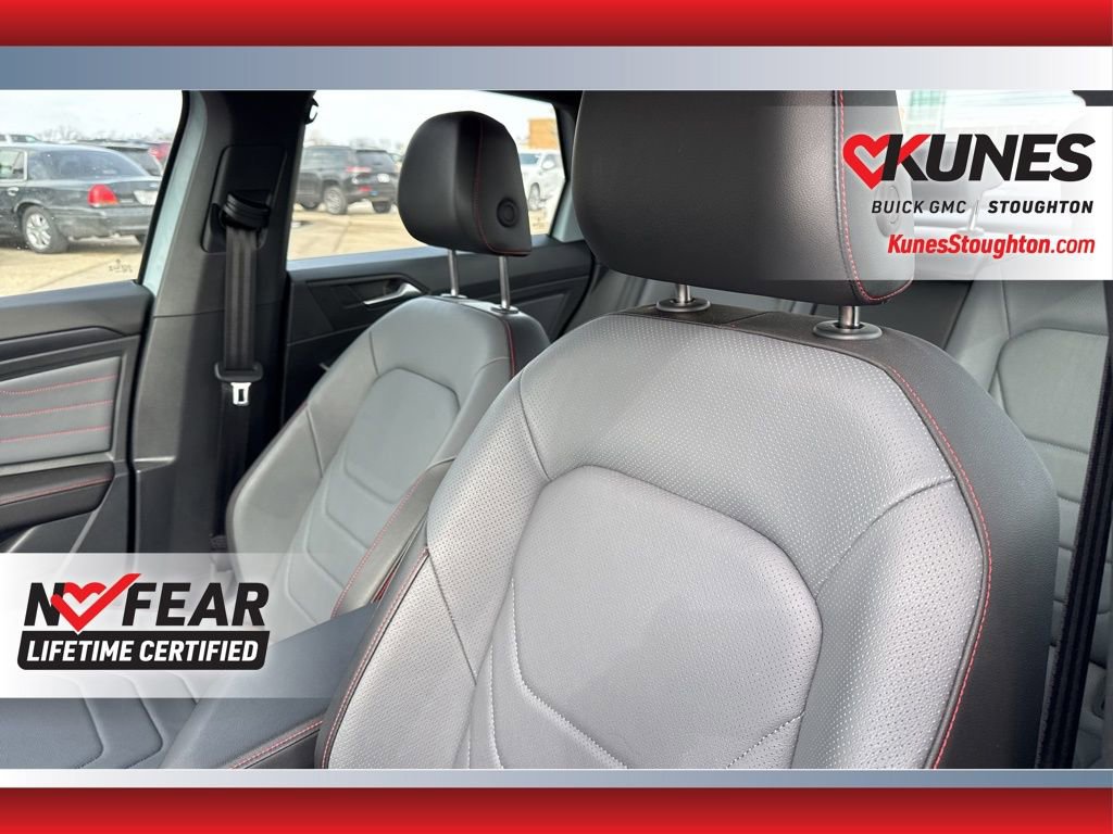 Used 2025 Volkswagen Jetta GLI Autobahn image 24