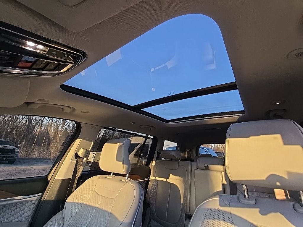 Used 2021 Jeep Grand Cherokee L Summit w/ Advanced Protech Group IV image 24