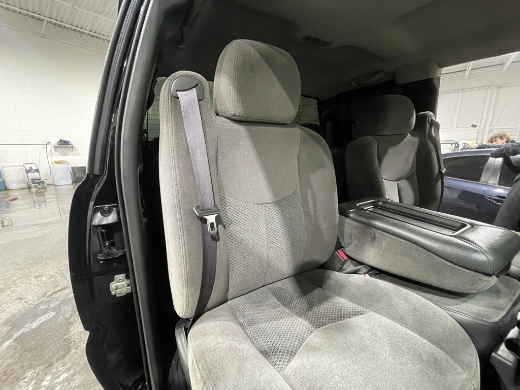 Used 2007 Chevrolet Silverado 2500 LT w/ Heavy-Duty Power Package image 9