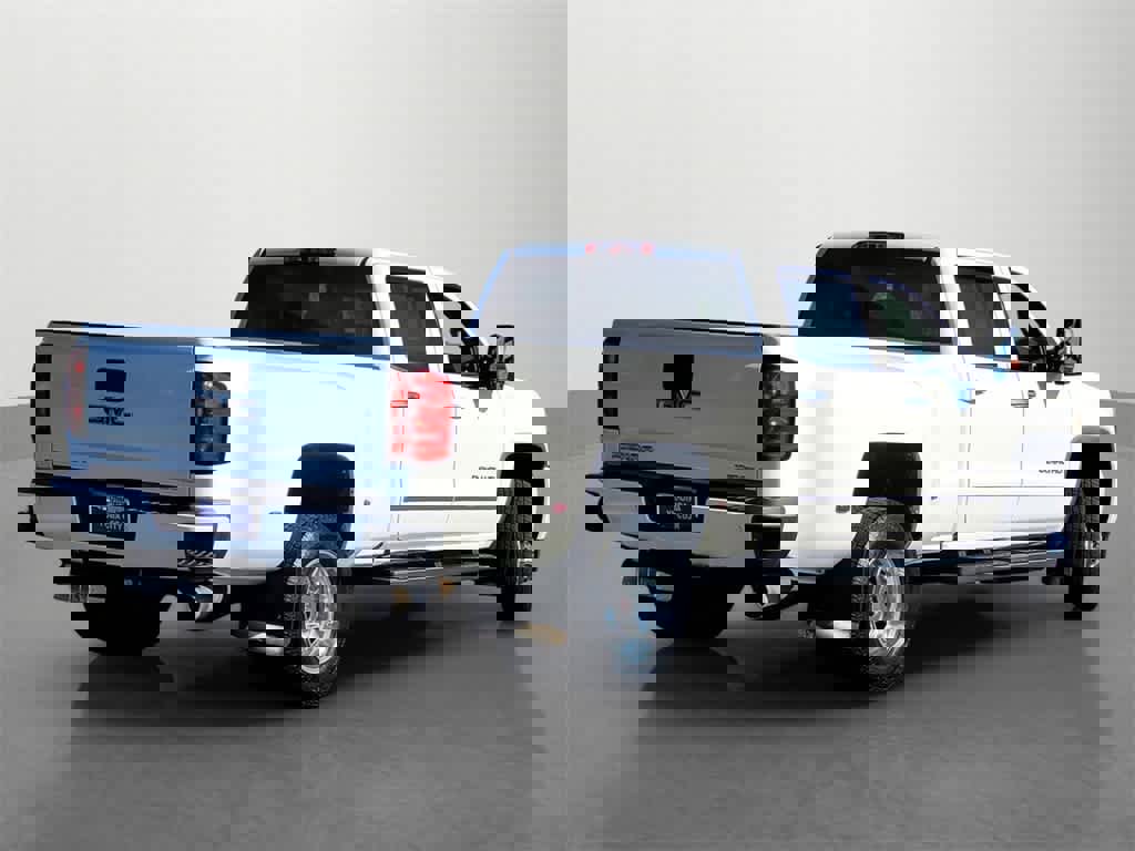 Used 2016 GMC Sierra 3500 Denali w/ Duramax Plus Package image 6