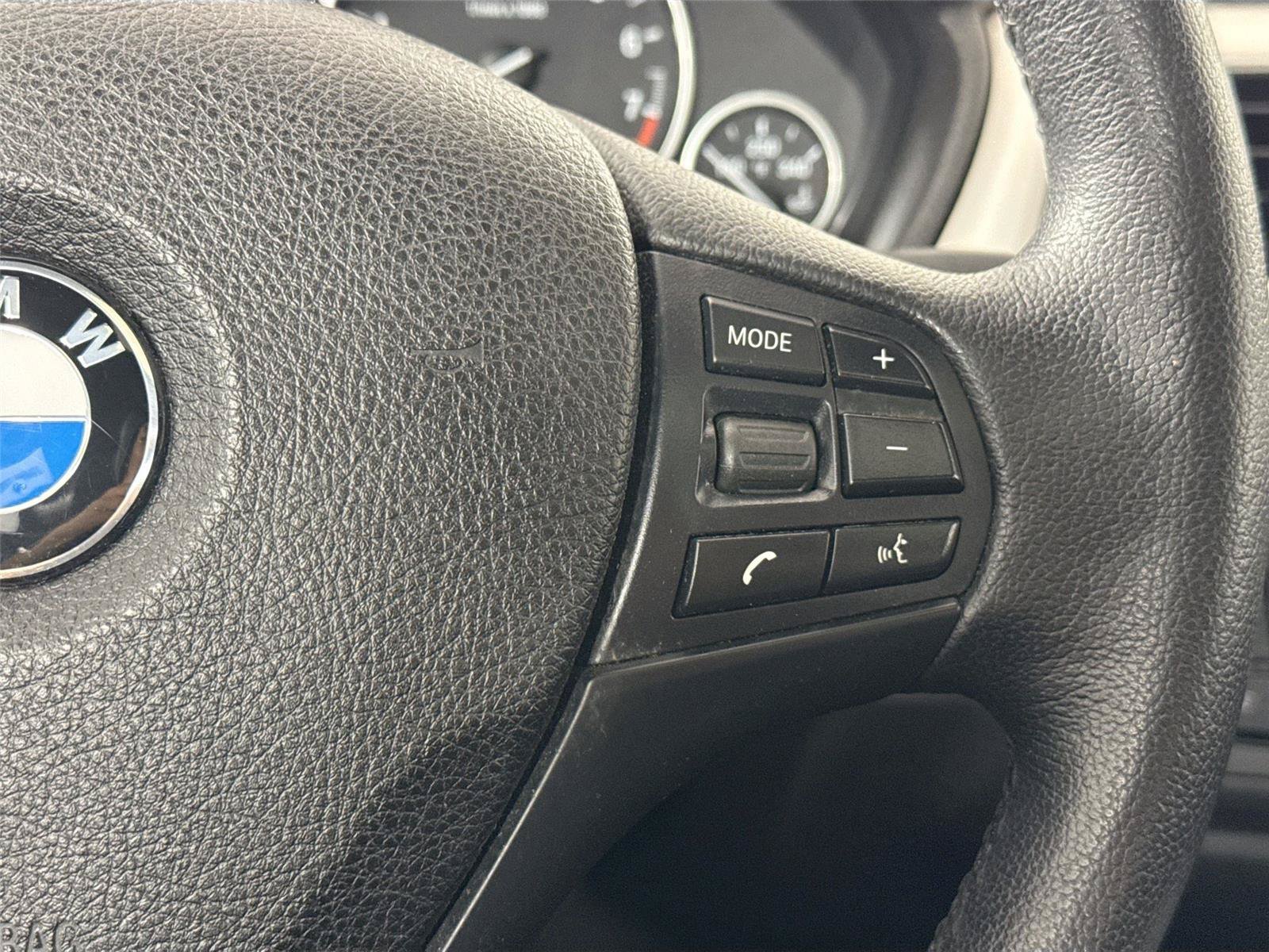 Used 2015 BMW 320i xDrive Sedan AWD/4WD image 18