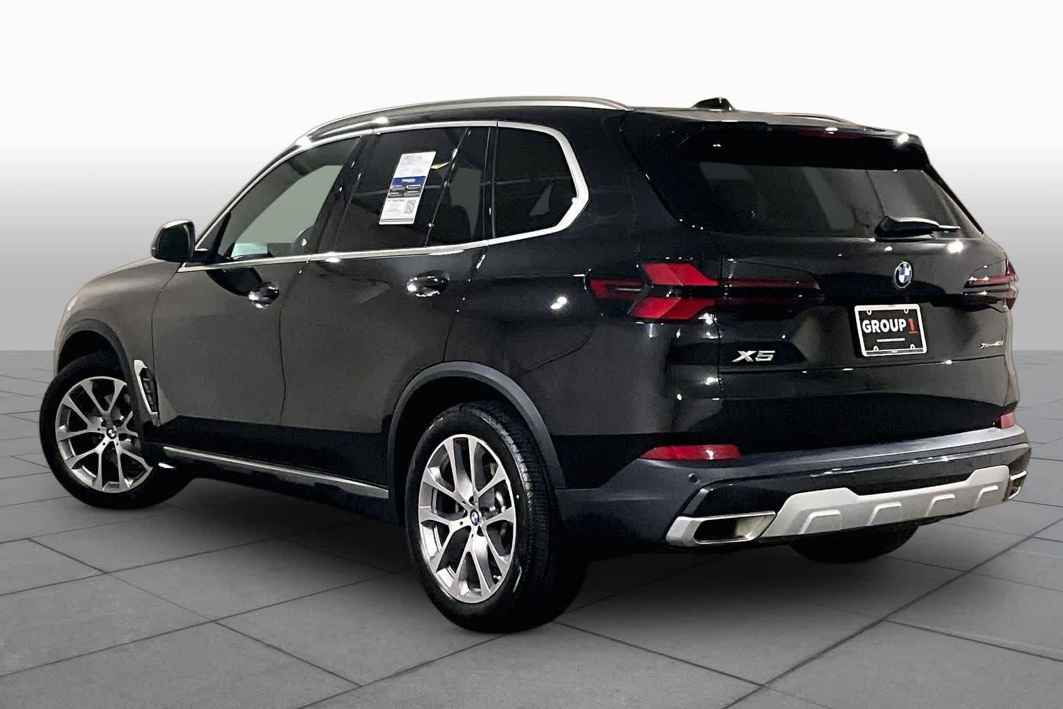 Used 2024 BMW X5 xDrive40i AWD/4WD image 11