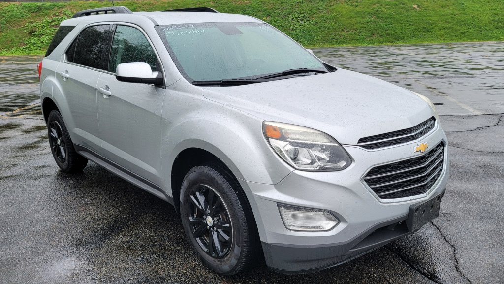 Used 2017 Chevrolet Equinox LT w/ Convenience Package FWD image 2