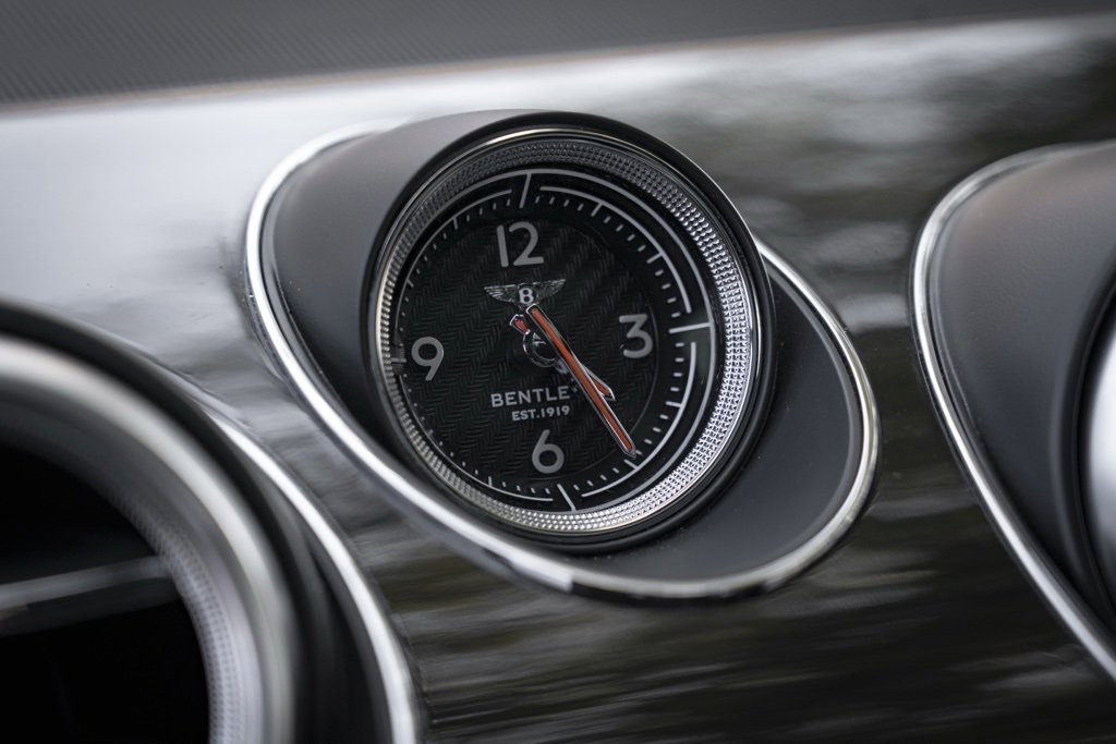 Used 2018 Bentley Bentayga image 28