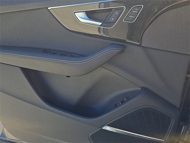 Used 2025 Audi Q7 3.0T Premium Plus image 28