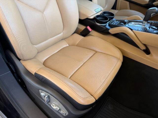 Used 2015 Porsche Cayenne Diesel image 16