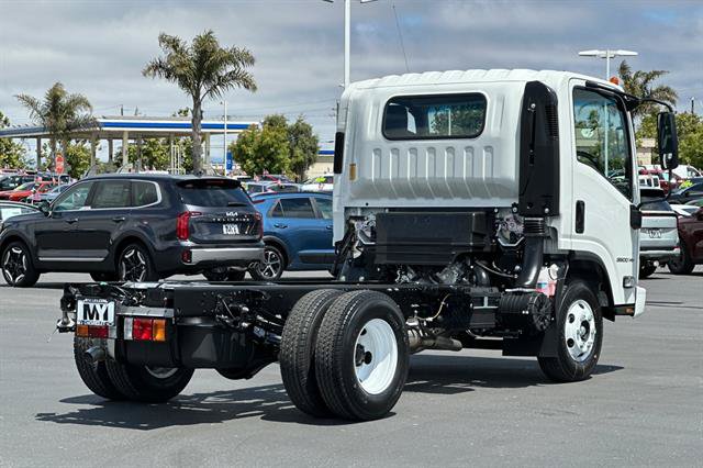 New 2026 Chevrolet Low Cab Forward RWD image 4