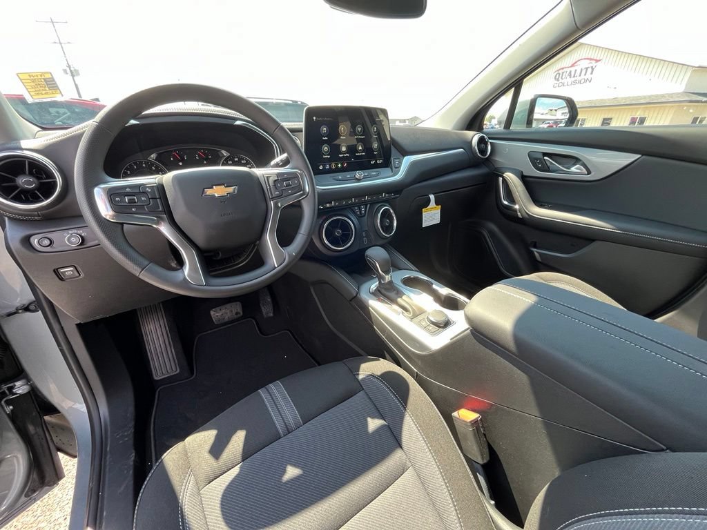 New 2026 Chevrolet Blazer LT w/ Convenience Package AWD/4WD image 9