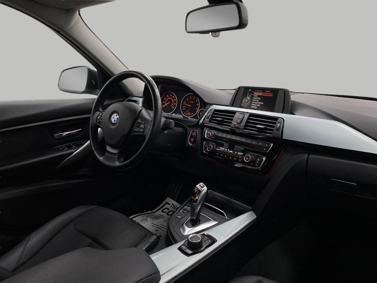 Used 2017 BMW 320i xDrive Sedan image 18