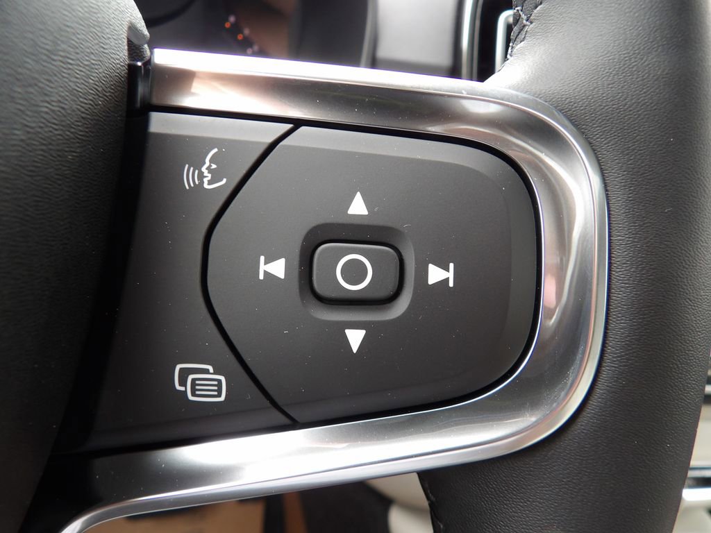 New 2026 Volvo XC40 B5 Plus w/ Protection Package Premier AWD/4WD image 20