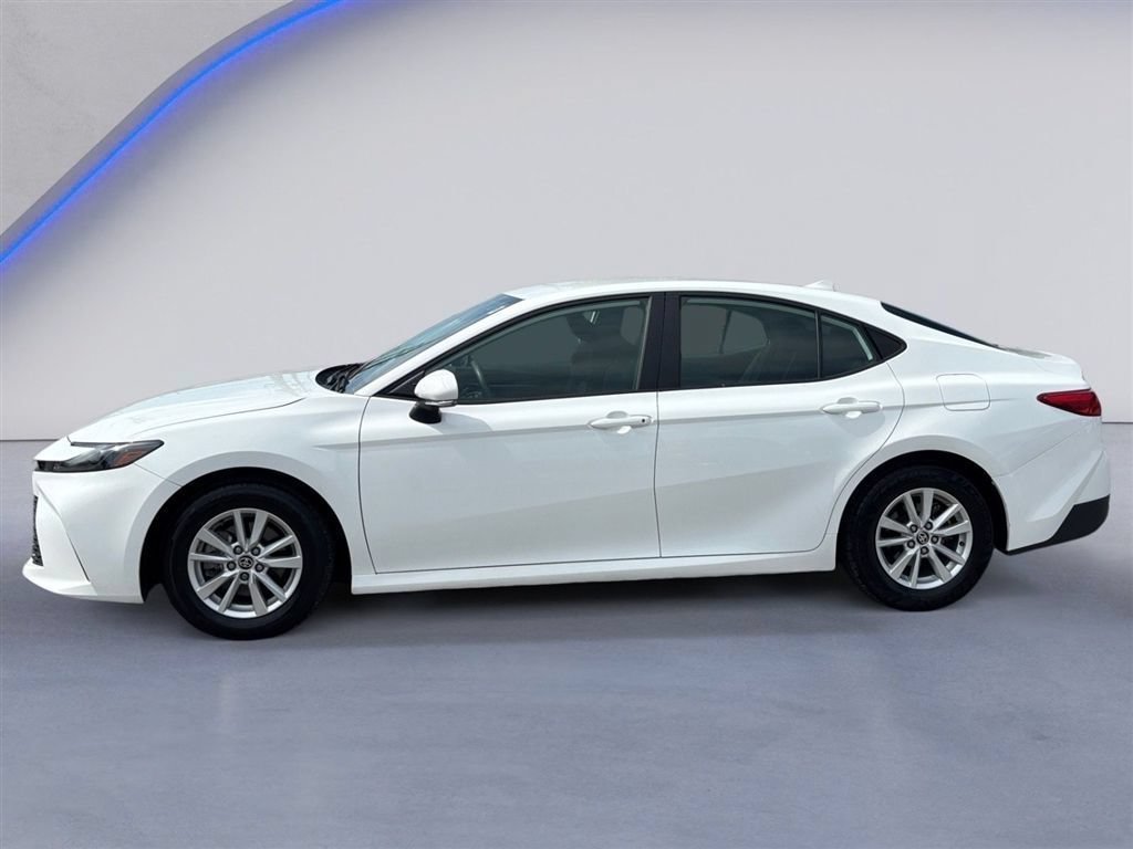 Used 2025 Toyota Camry LE FWD image 8