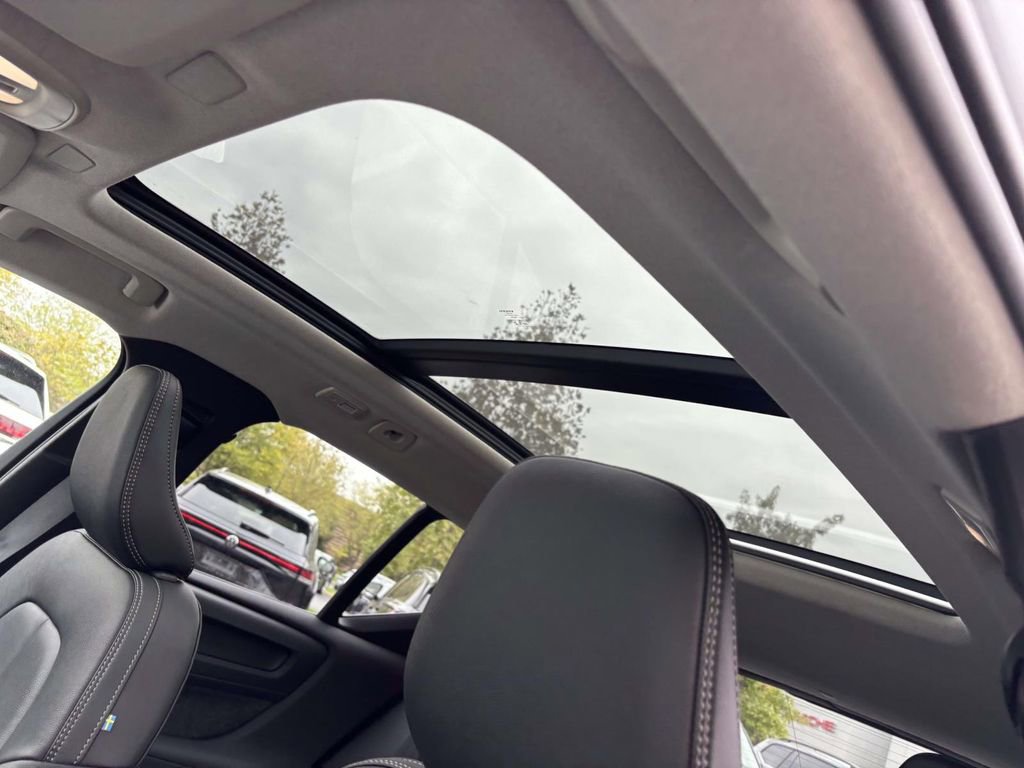 New 2026 Volvo XC40 B5 Plus w/ Protection Package Premier image 25
