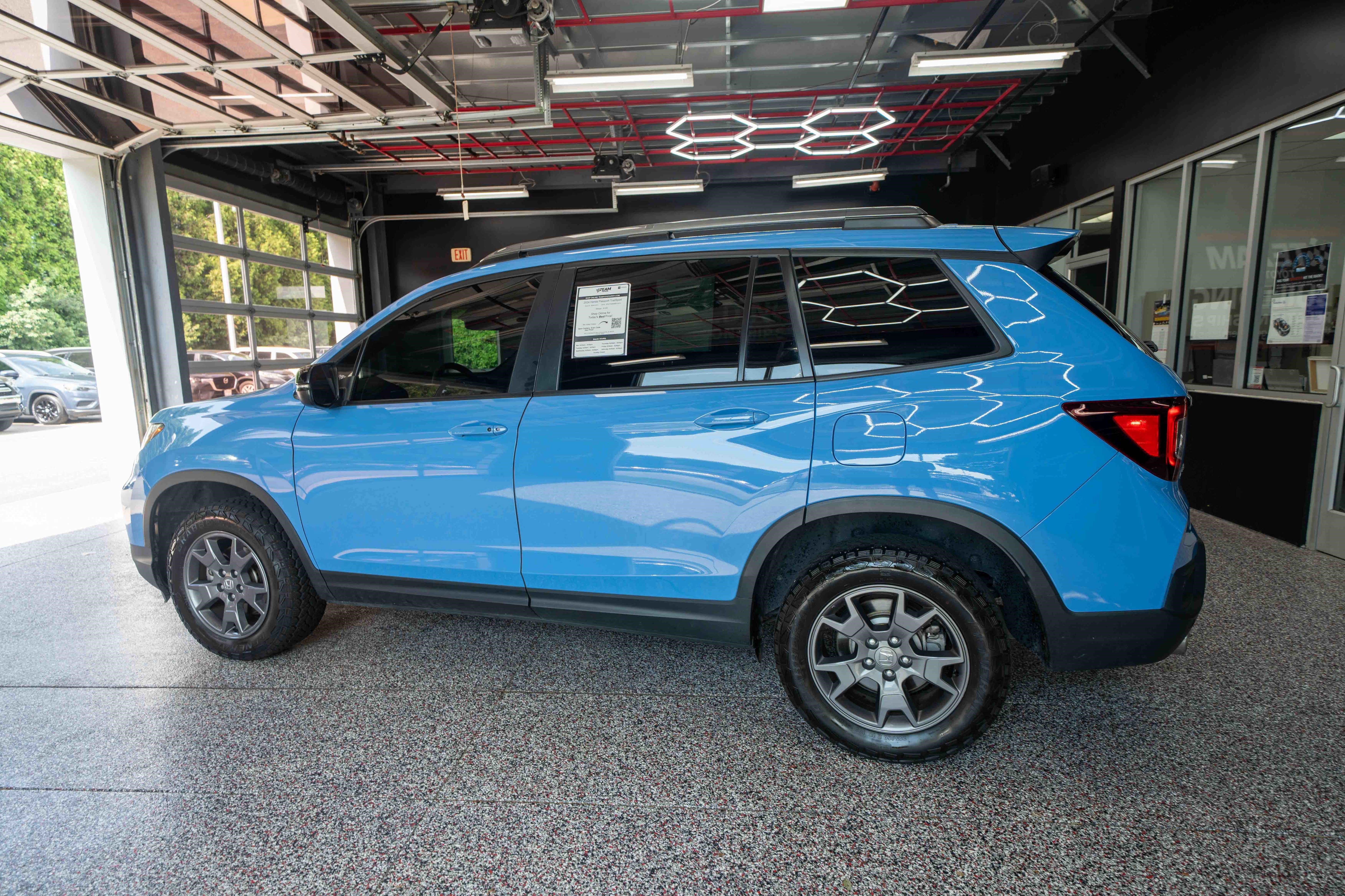 Used 2024 Honda Passport TrailSport image 2