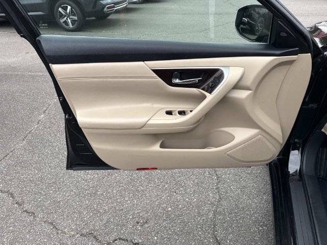 Used 2015 Nissan Altima 3.5 SL FWD image 11