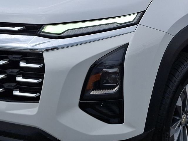Used 2025 Chevrolet Equinox LT AWD/4WD image 9