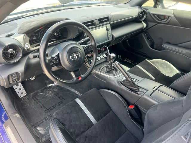 Used 2025 Toyota GR86 Premium w/ Performance Package RWD image 12