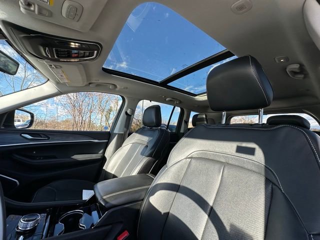 Used 2022 Jeep Grand Cherokee Limited 4xe w/ Luxury Tech Group II image 27