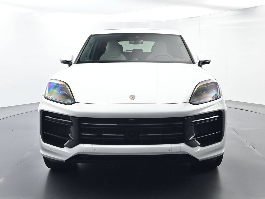 Certified 2025 Porsche Cayenne Turbo AWD/4WD image 18
