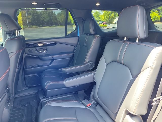 Certified 2025 Honda Pilot TrailSport image 9