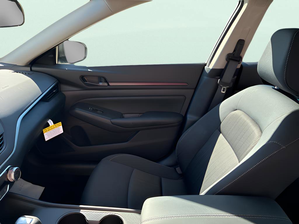 Used 2025 Nissan Altima 2.5 S image 16