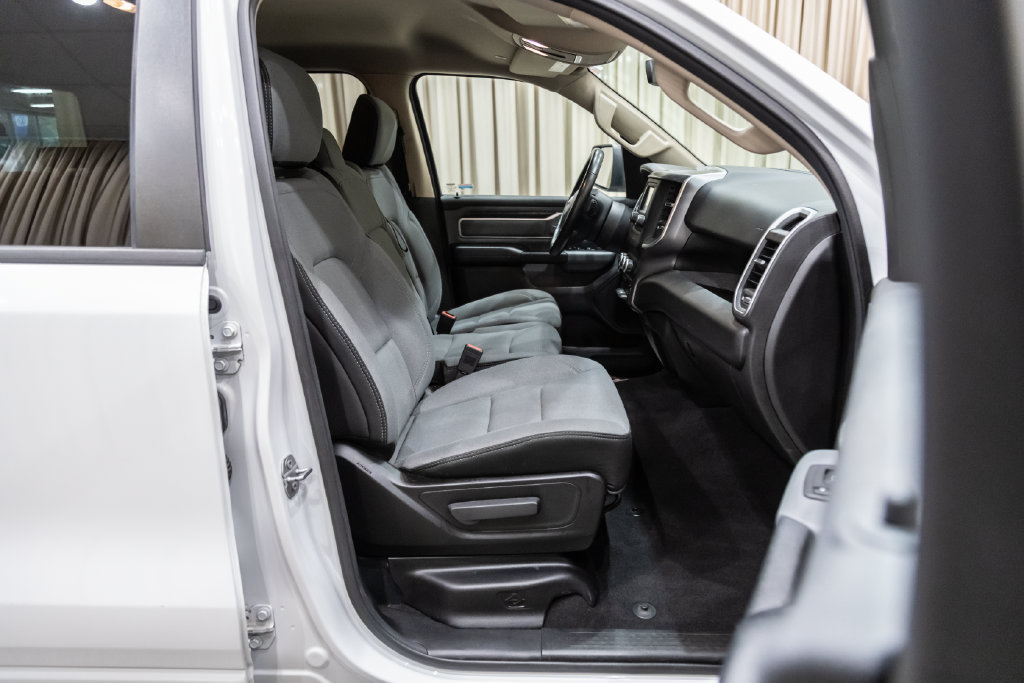 Used 2019 RAM 1500 Big Horn AWD/4WD image 15