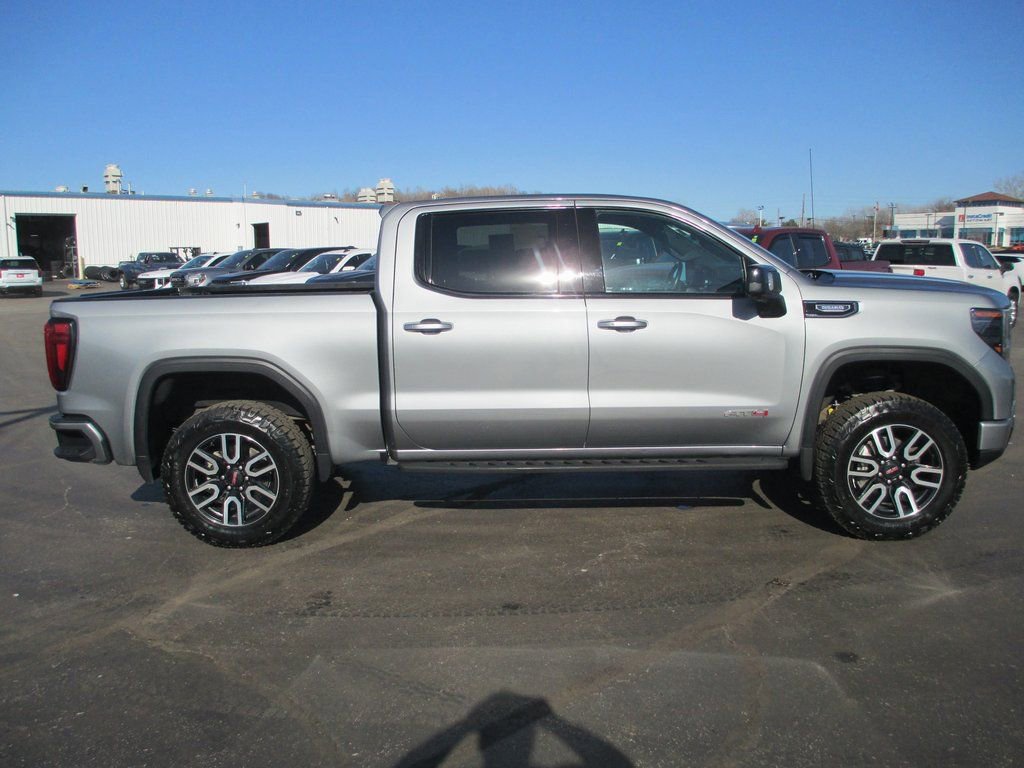 Used 2024 GMC Sierra 1500 AT4 w/ Technology Package image 4