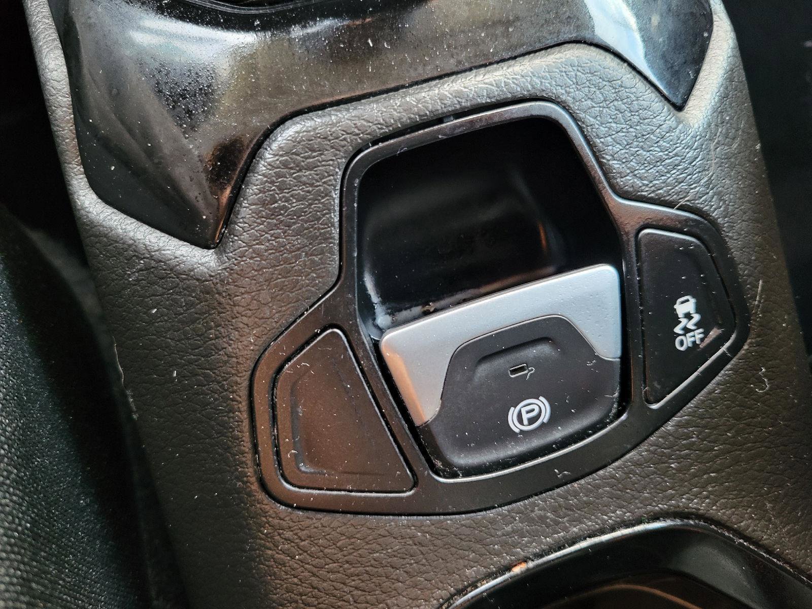 Used 2017 Jeep Renegade Altitude image 21