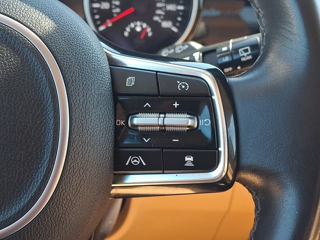 Certified 2024 Kia Carnival EX FWD image 22