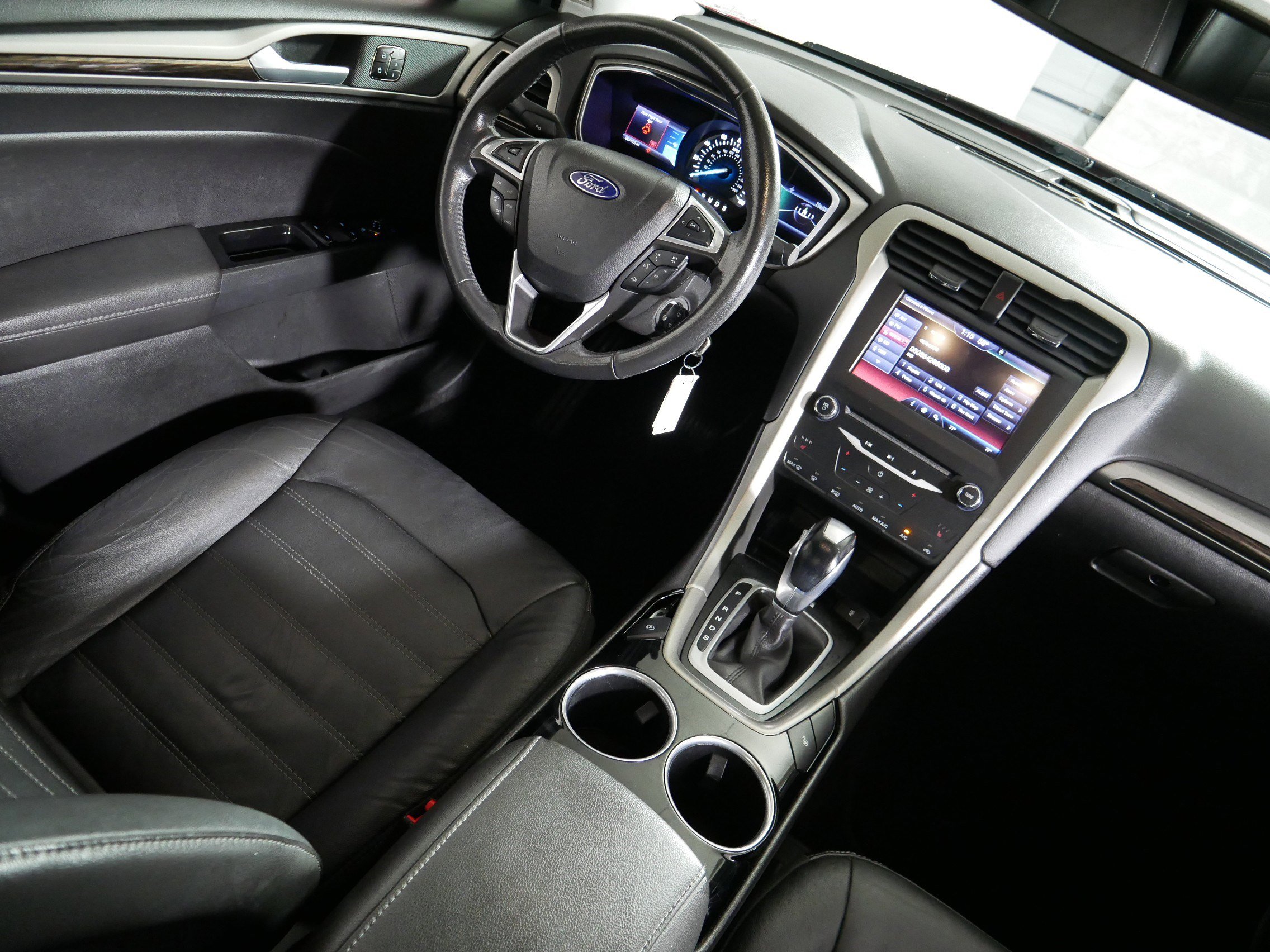 Used 2013 Ford Fusion SE FWD image 9