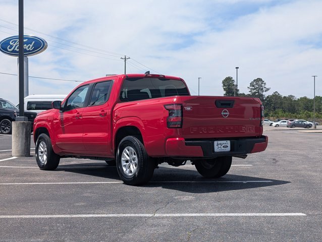 Used 2024 Nissan Frontier SV image 3