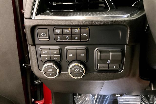 Used 2026 Chevrolet Suburban RST w/ RST Capability Package AWD/4WD image 40