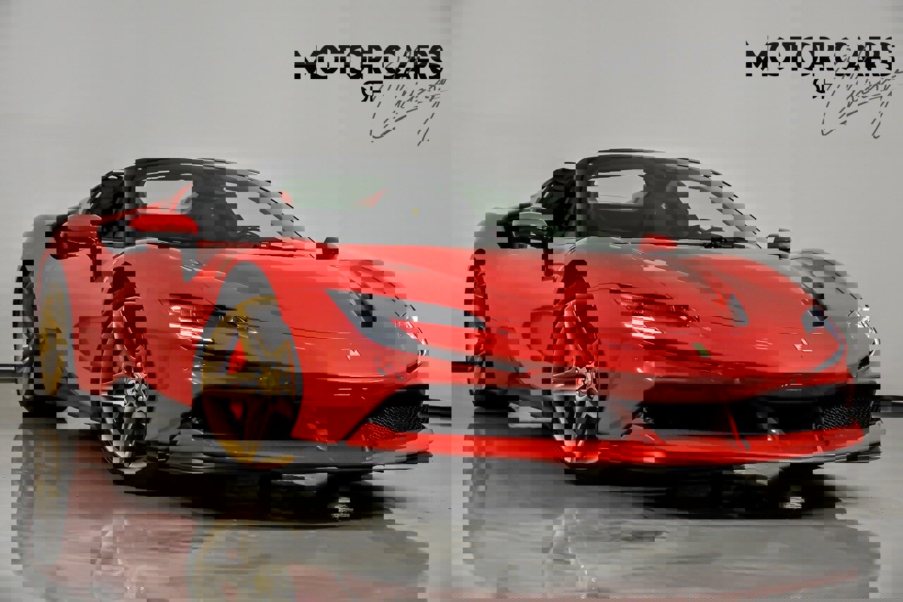 Used 2022 Ferrari SF90 Spider image 1