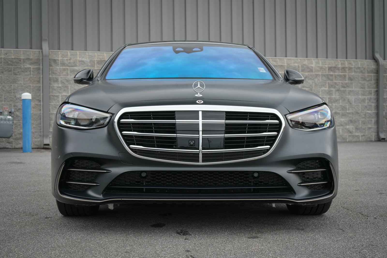 Used 2023 Mercedes-Benz S 580e 4MATIC Sedan w/ AMG Line image 7