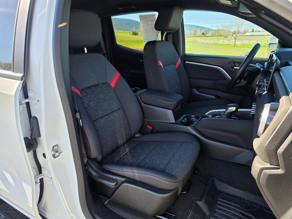 Used 2024 Chevrolet Colorado Z71 w/ Z71 Convenience Package 2 image 24