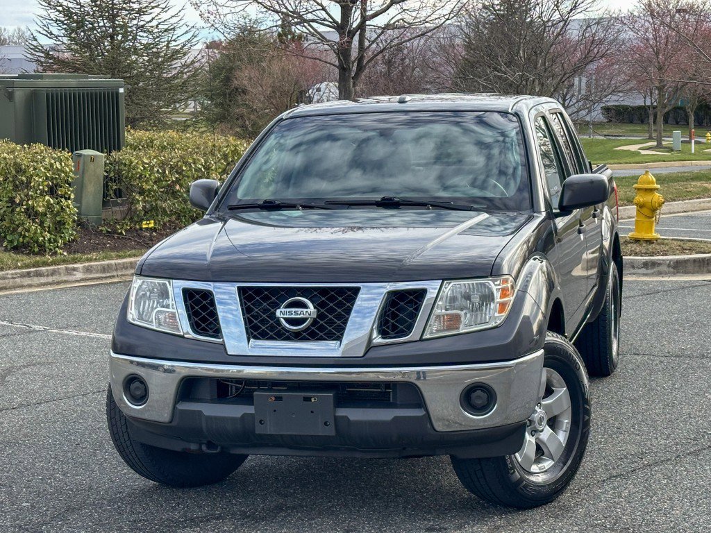 Used 2011 Nissan Frontier SV w/ SV Premium Utility Pkg AWD/4WD image 4