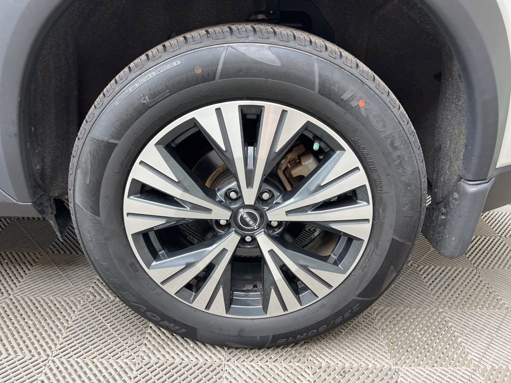 Used 2023 Nissan Rogue SV FWD image 29