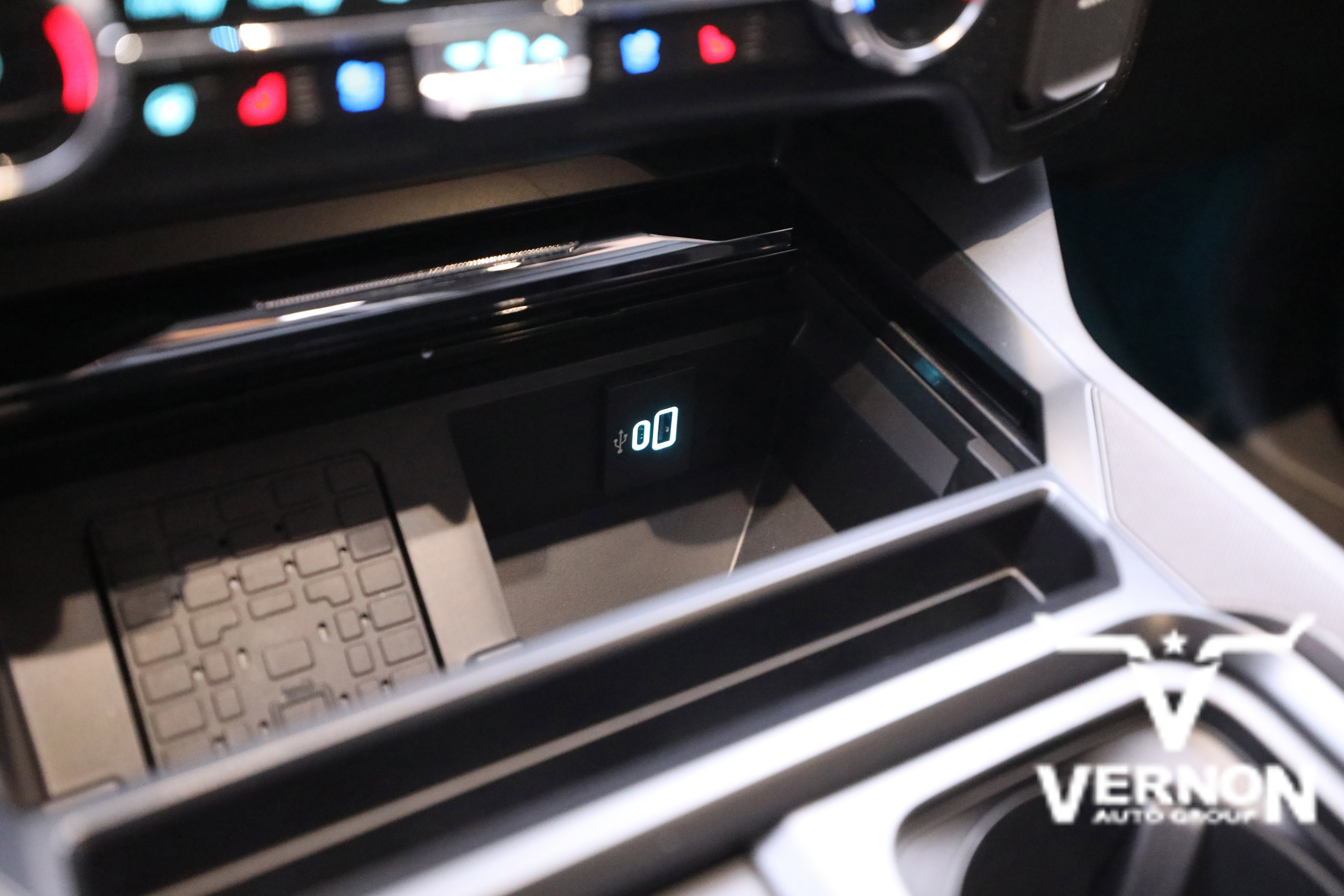 New 2026 Ford F250 Lariat w/ Chrome Package image 26