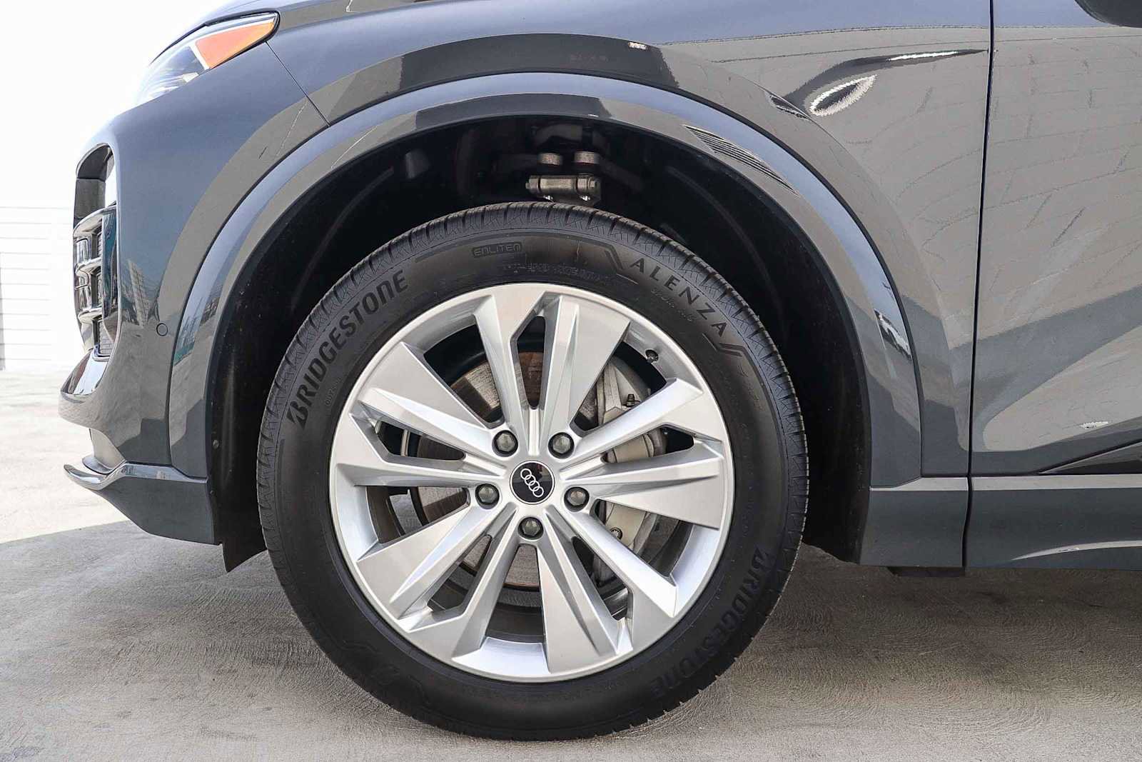 Used 2025 Audi Q6 e-tron Premium w/ Convenience Package image 14