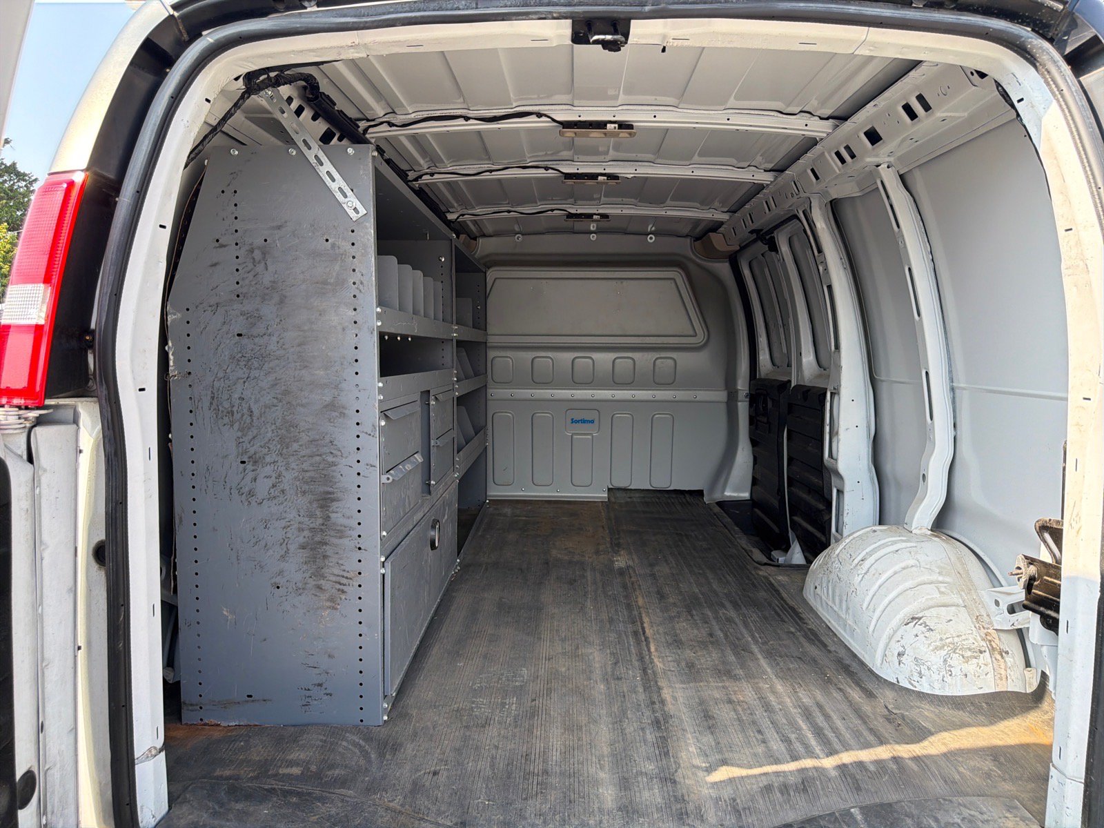 Used 2021 Chevrolet Express 2500 w/ Driver Convenience Package RWD image 6