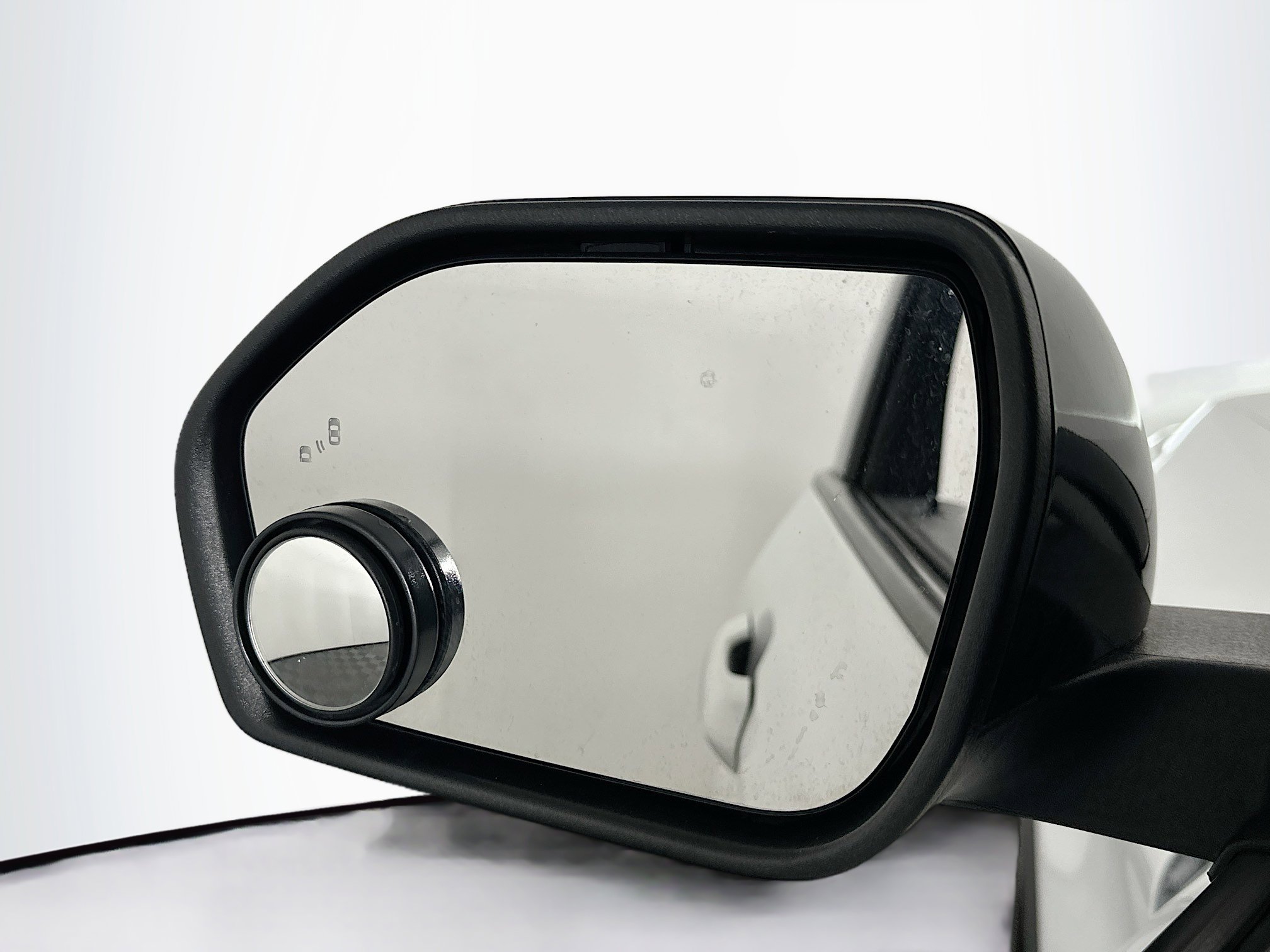 Used 2023 Ford Explorer Limited image 16