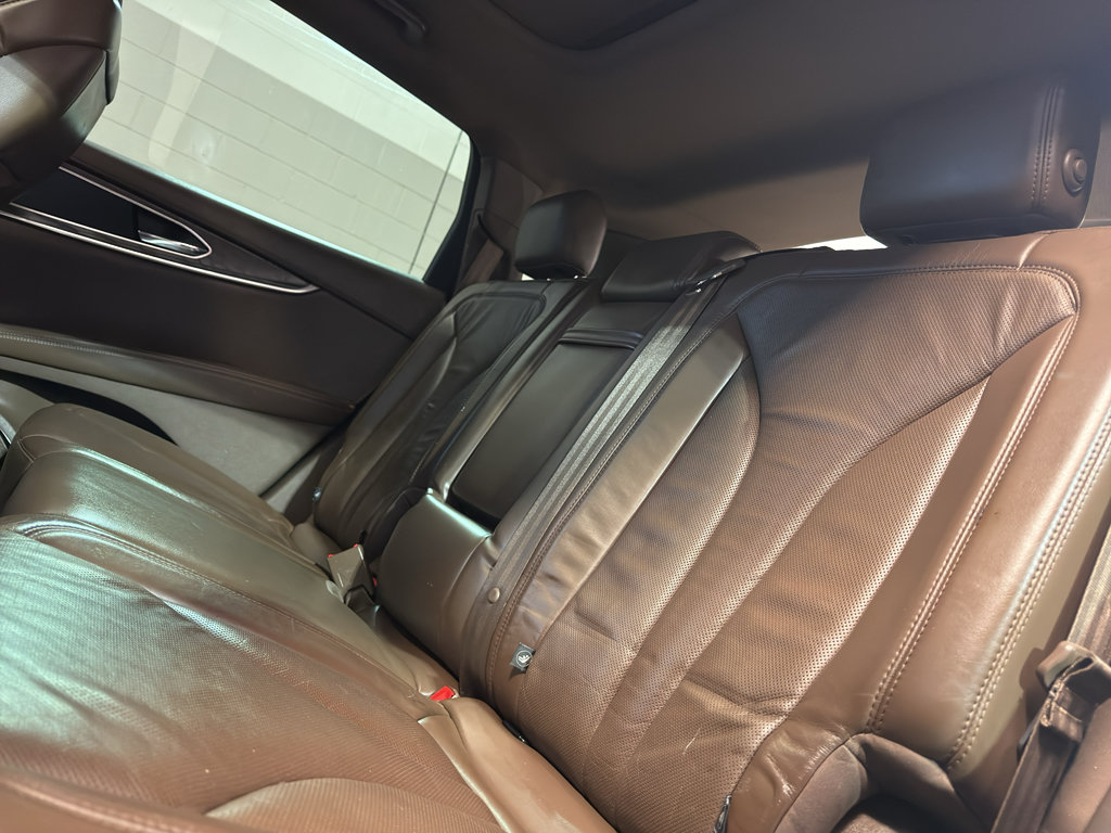 Used 2016 Lincoln MKX Reserve w/ Climate Package AWD/4WD image 32