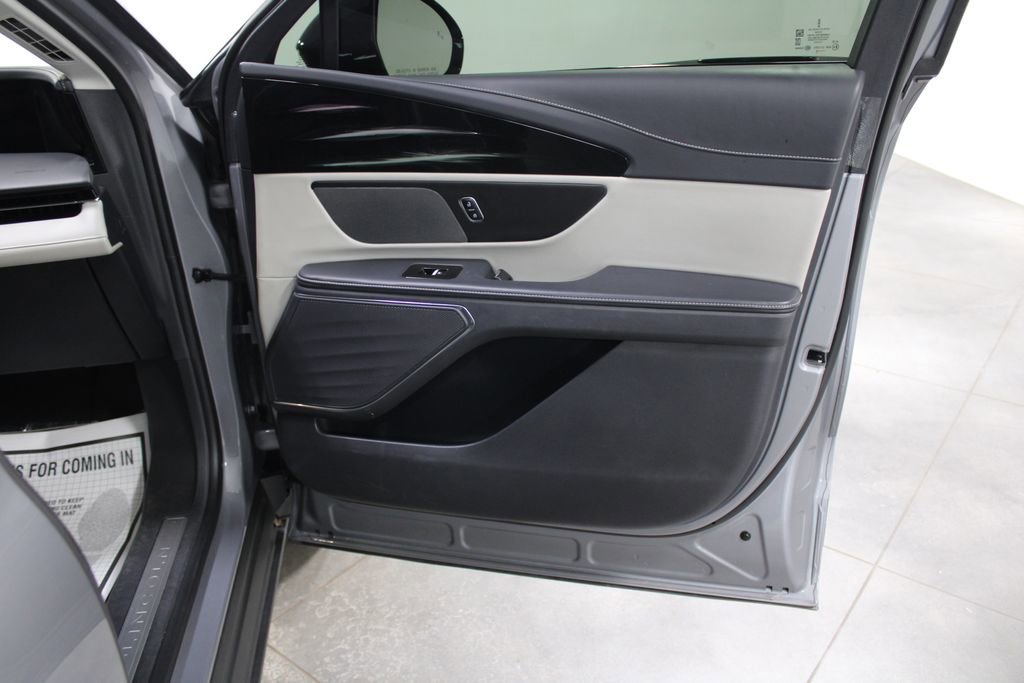 Used 2024 Lincoln Nautilus Reserve image 33