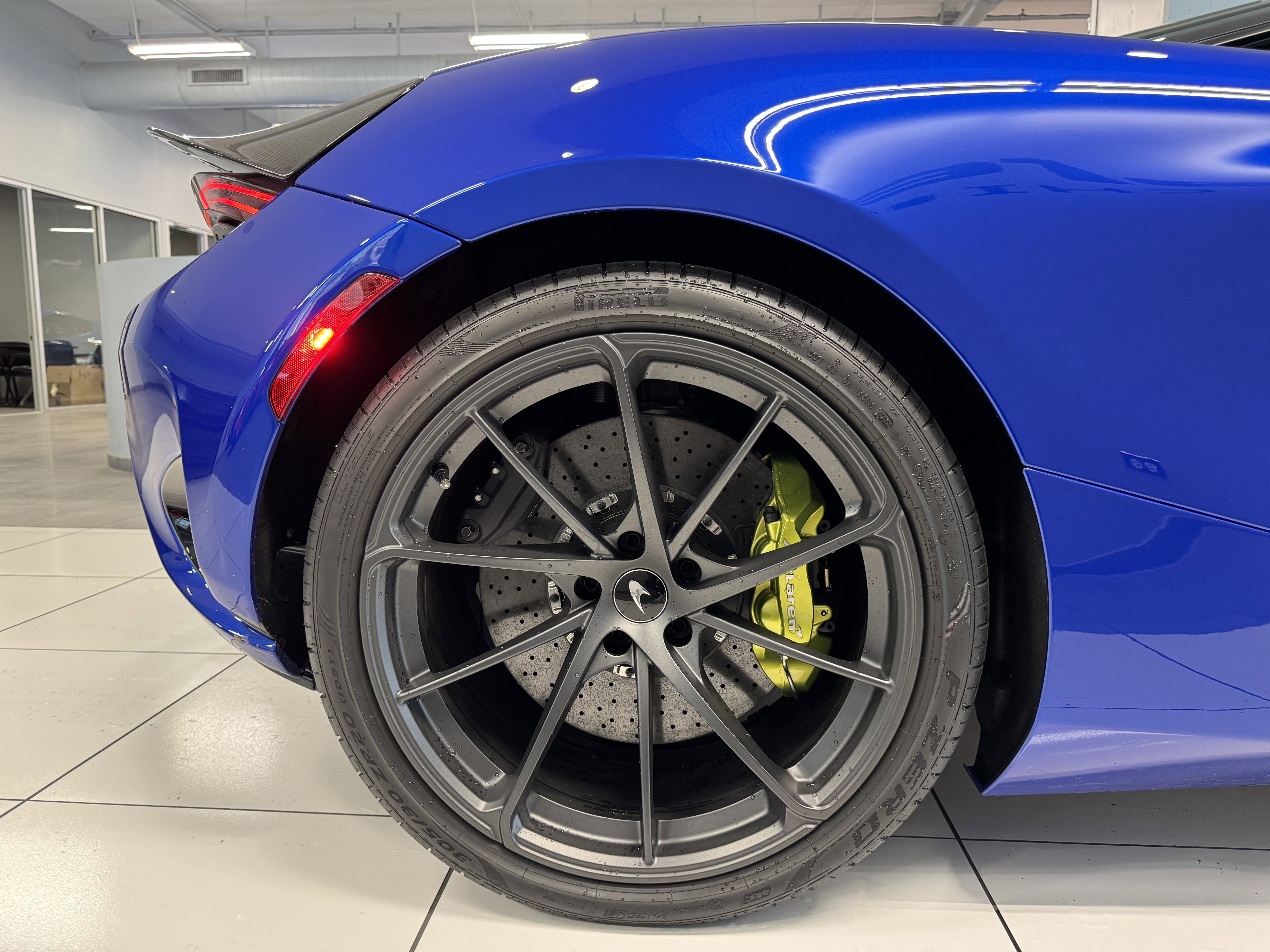 Used 2024 McLaren 750S image 21