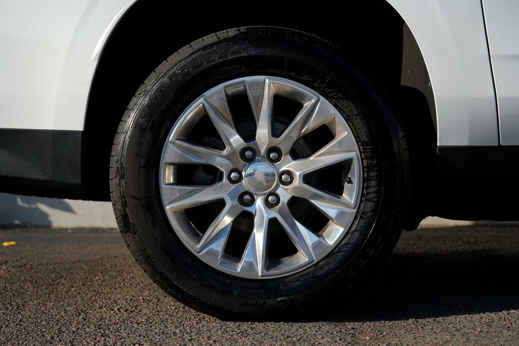 Used 2023 Chevrolet Suburban Premier RWD image 12