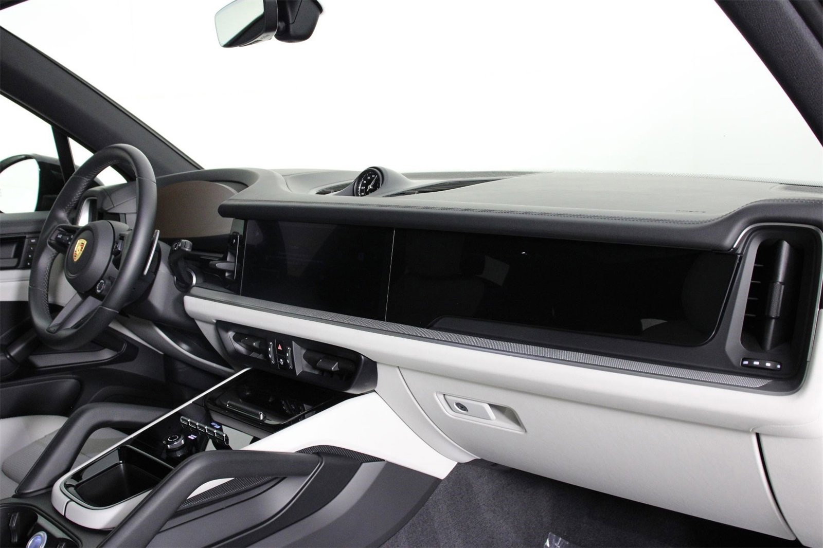 Used 2025 Porsche Cayenne S image 24